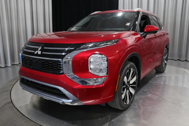 2026 Mitsubishi Outlander SEL, rot, 100 km, Import Kanada — Foto 7 z 20