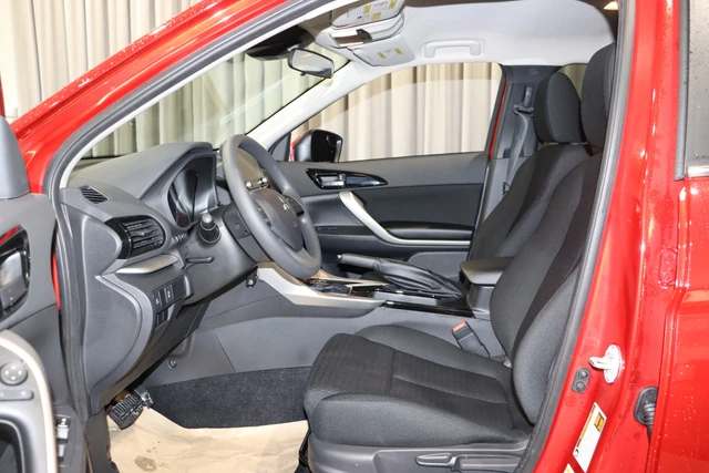 2026 Mitsubishi Eclipse Cross ES, rot, 100 km, Import Kanada — Foto 9 z 20