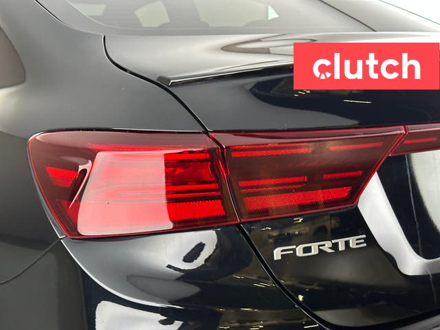 2024 Kia Forte EX Premium | LEATHER HEATED SEATS | BLUETOOTH | BLINDSPOT | SUNROOF | HEATED STEERING, 51.347 km, Import Kanada — Foto 11 z 20