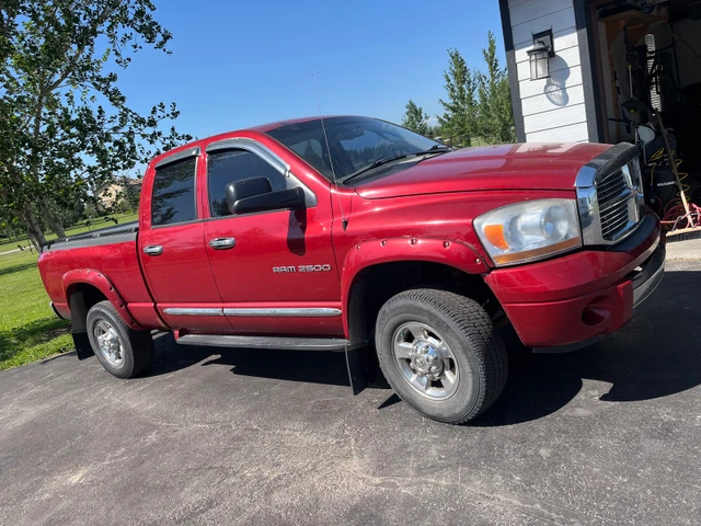 2006 Dodge Ram2500, 320.000 km, Import Kanada — Foto 2 z 5