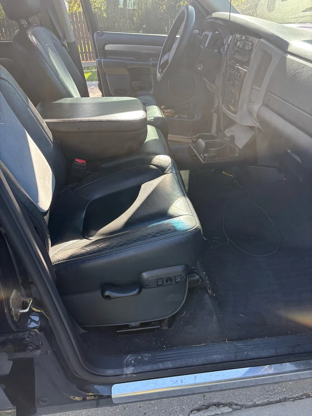 2004 Dodge Ram3500, 140.000 km, Import Kanada — Foto 3 z 5