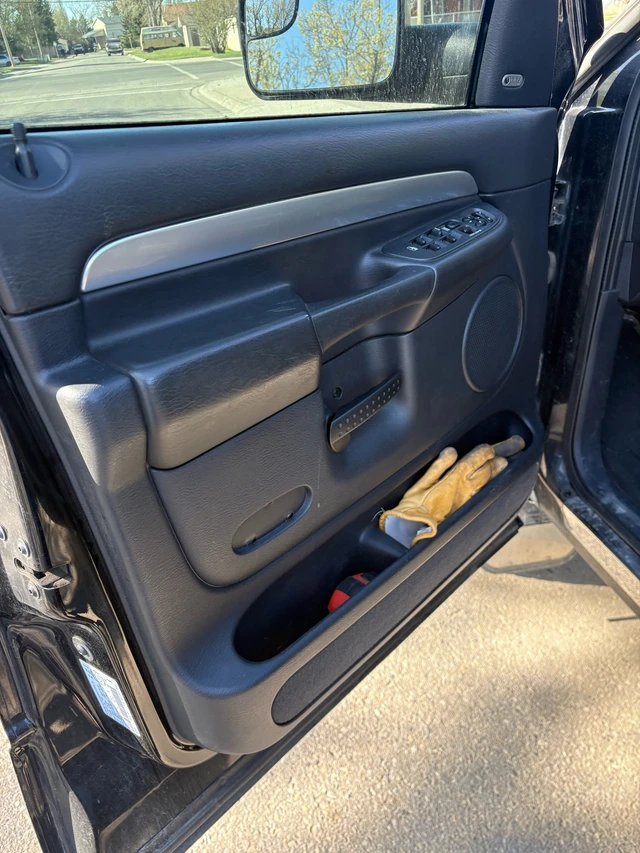 2004 Dodge Ram3500, 140.000 km, Import Kanada — Foto 4 z 5