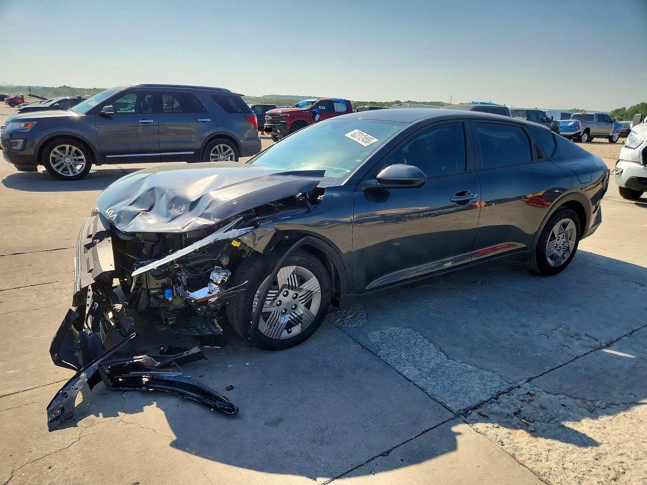 2025 Kia K4 LX, grau, 11.504 km, Import USA — Foto 1