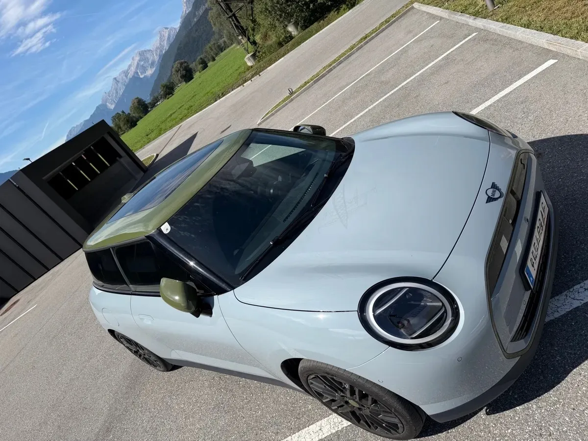 2026 MINI Cooper, 1.500 km, Rakousko — Foto 1