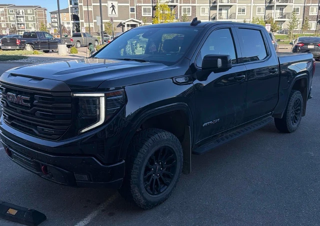 2022 GMC Ck1500 AT4 X, 83.000 km, Import Kanada — Foto 1