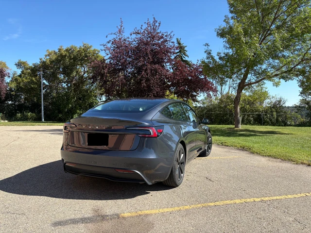 2024 Tesla Model 3 Standard, grau, 72.350 km, Import Kanada — Foto 4 z 5