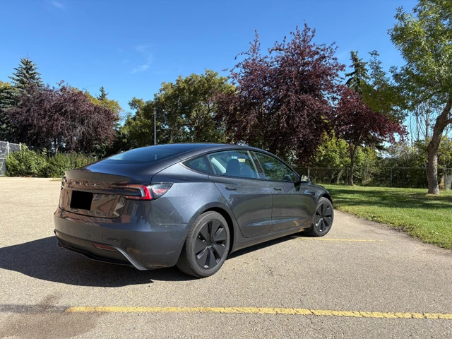 2024 Tesla Model 3 Standard, grau, 72.350 km, Import Kanada — Foto 5 z 5