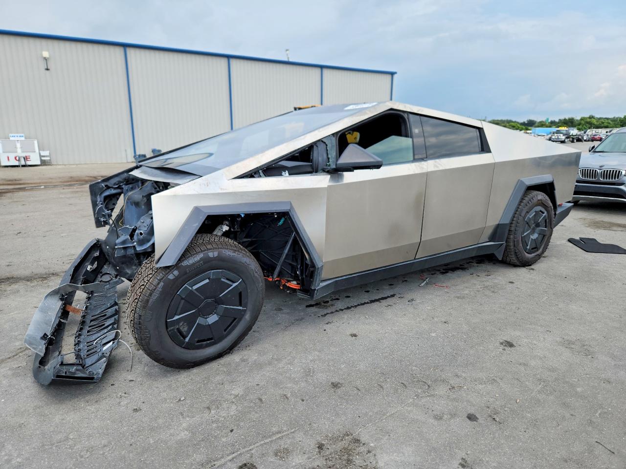 2025 Tesla CYBERTRUCK, silber, Import USA — Foto 1