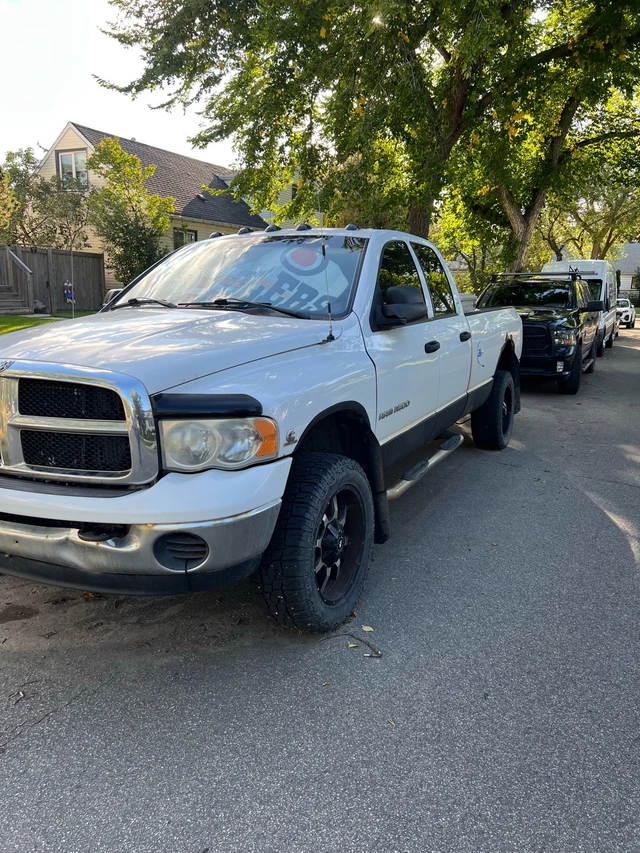 2005 Dodge Ram3500, 211.000 km, Import Kanada — Foto 1