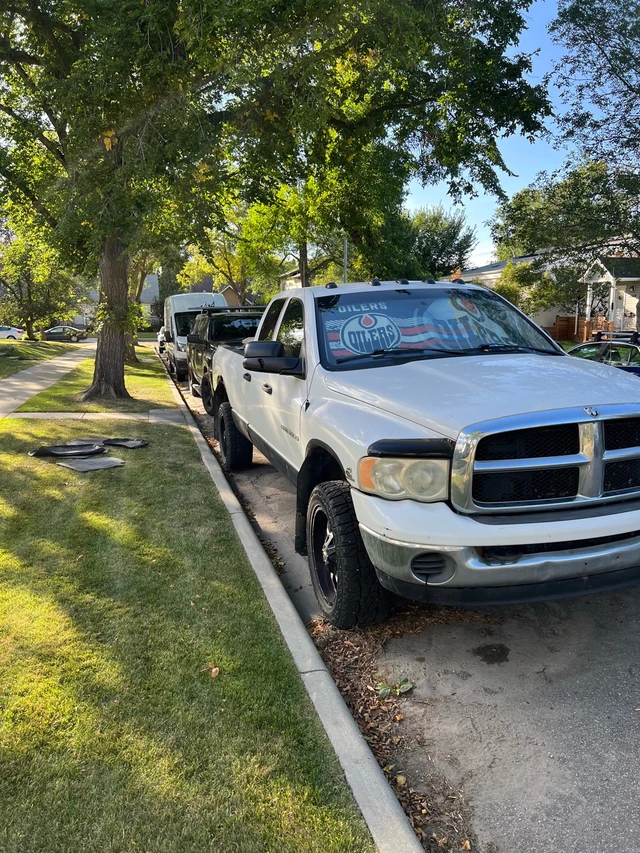 2005 Dodge Ram3500, 211.000 km, Import Kanada — Foto 3 z 5