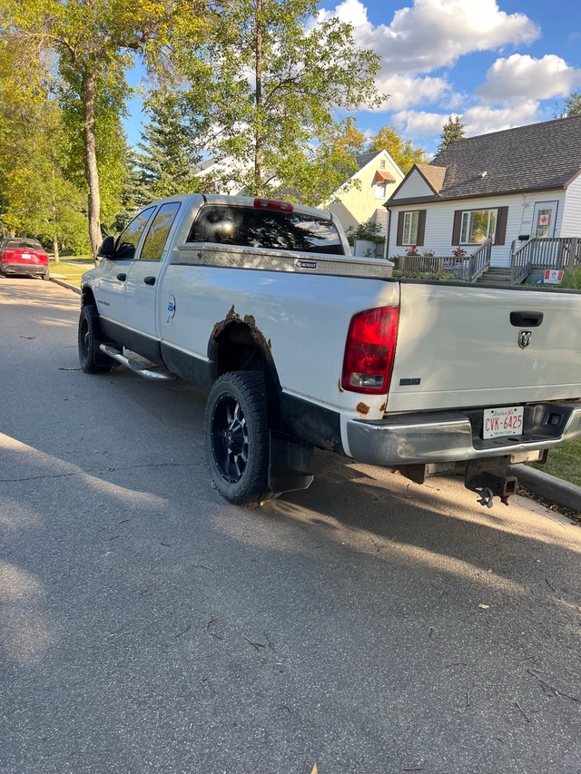 2005 Dodge Ram3500, 211.000 km, Import Kanada — Foto 4 z 5