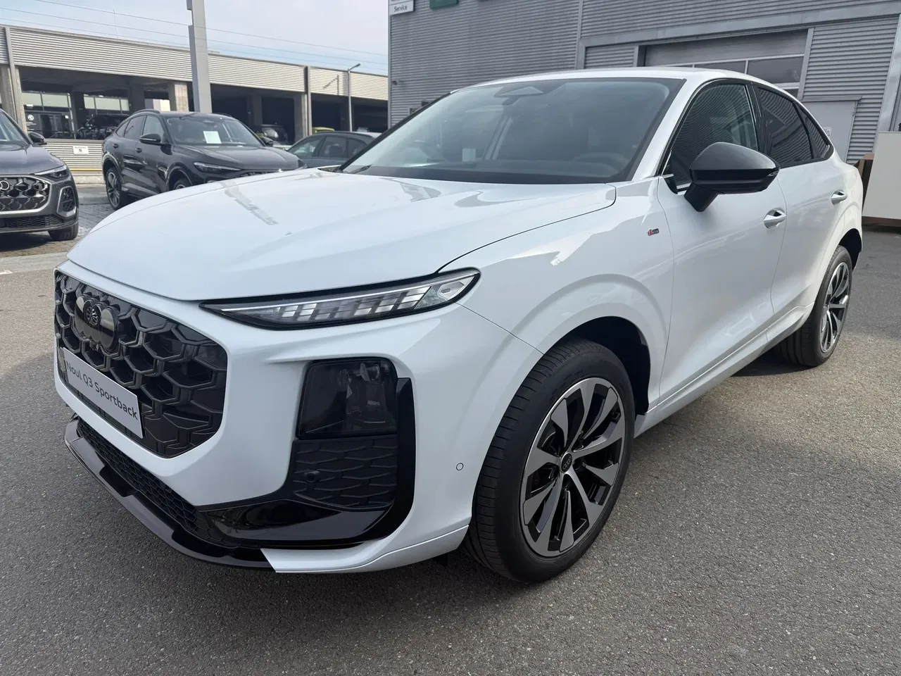2026 Audi Q3, 0 km, Rumunsko — Foto 1