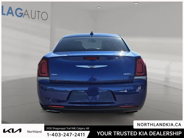 2019 Chrysler 300, blau, 157.738 km, Import Kanada — Foto 3 z 7