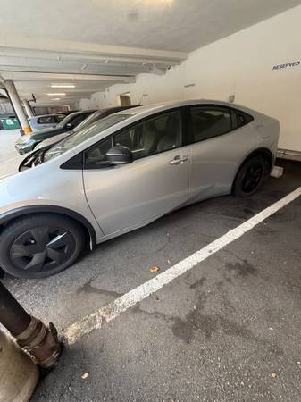 2024 Toyota, Import Kanada — Foto 2 z 3