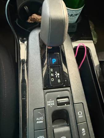 2024 Toyota, Import Kanada — Foto 3 z 3