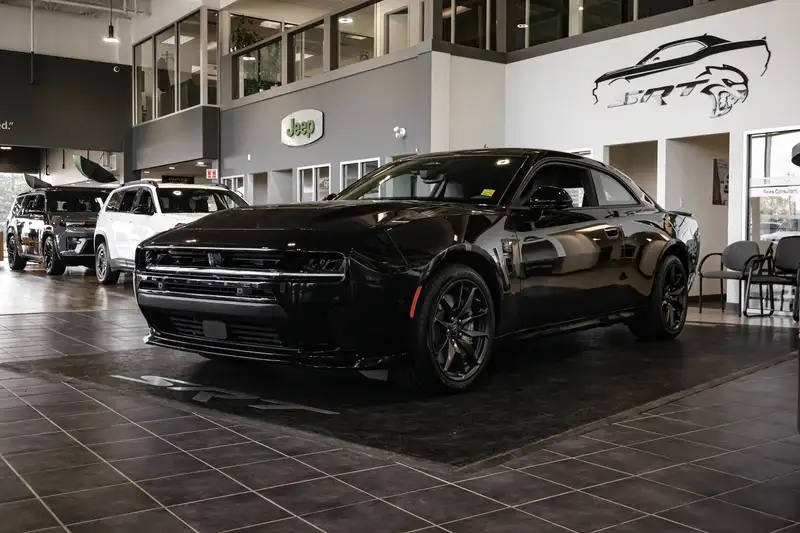 2027 Dodge Charger Scat Pack Plus AWD, schwarz, 23 km, Import Kanada — Foto 1