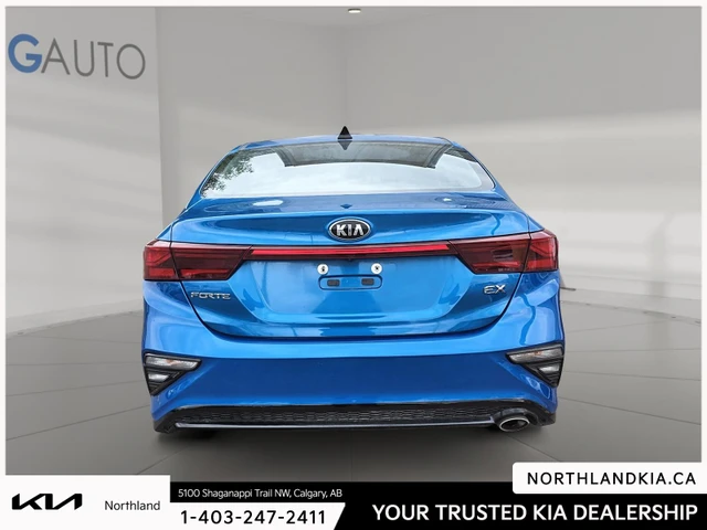 2021 Kia Forte EX, blau, 29.921 km, Import Kanada — Foto 3 z 7