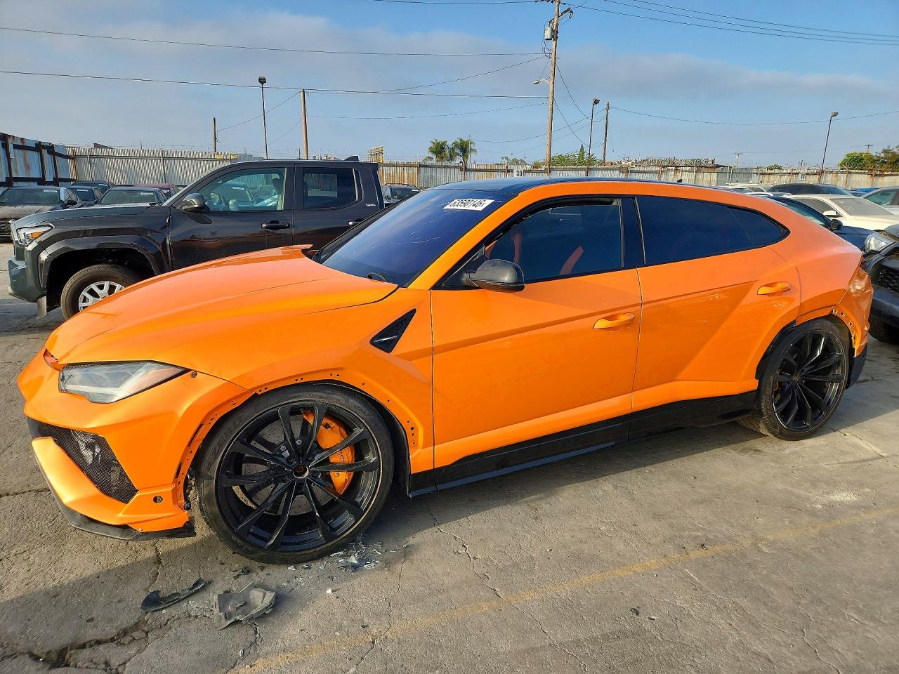 2022 Lamborghini URUS, orange, Import USA — Foto 1