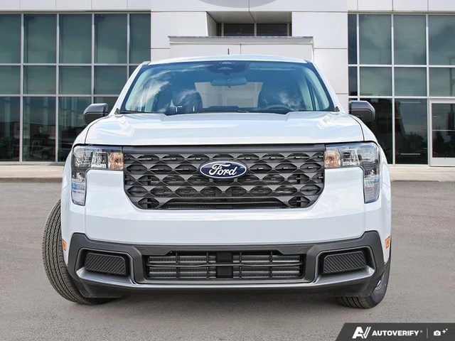 2026 Ford Maverick XLT, weiß, 8 km, Import Kanada — Foto 2 z 19