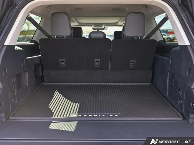 2026 Ford Expedition Active Max, blau, 7 km, Import Kanada — Foto 11 z 19