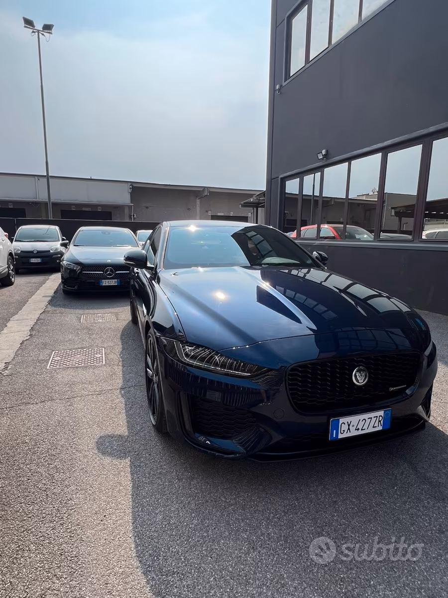 2025 Jaguar, Italien — Foto 1