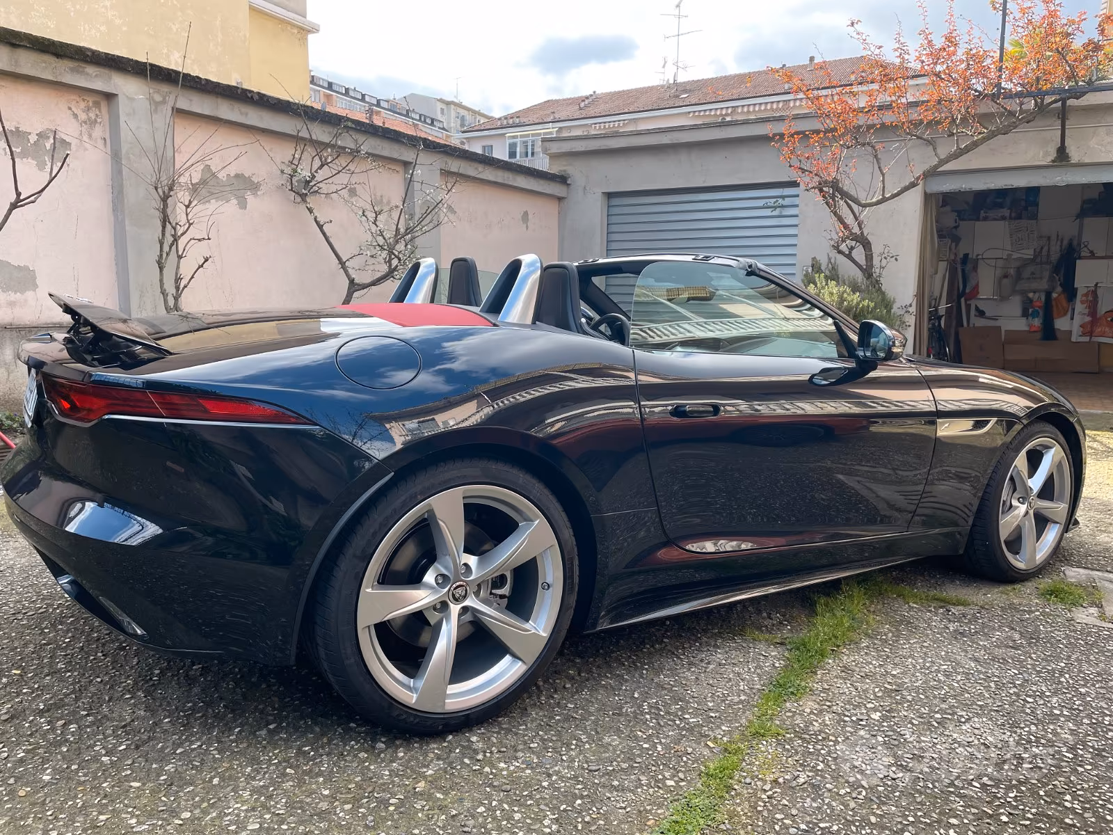 2025 Jaguar, Italien — Foto 1