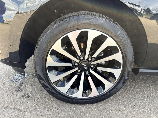 2024 Lincoln Navigator L Reserve, schwarz, 40.918 km, Import Kanada — Foto 3 z 20
