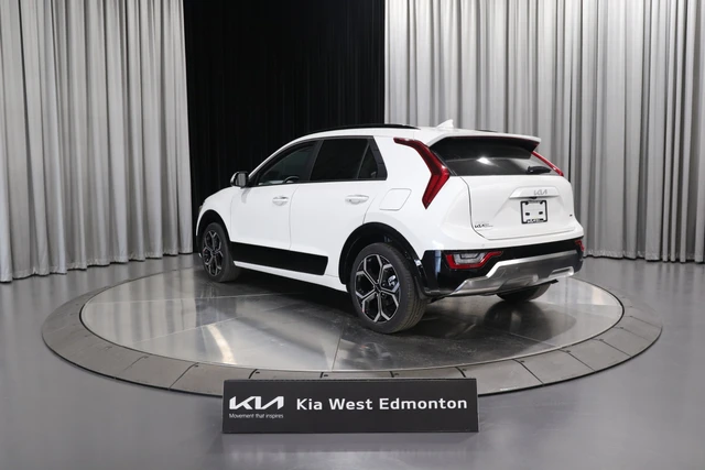 2025 Kia Niro SX, weiß, 1 km, Import Kanada — Foto 4 z 5