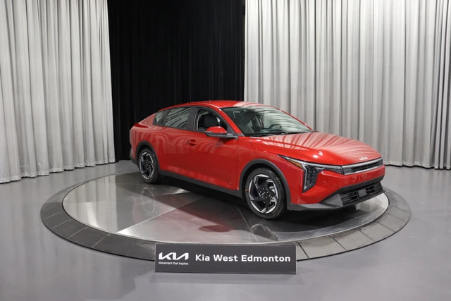 2025 Kia K4 EX+, rot, 1 km, Import Kanada — Foto 1