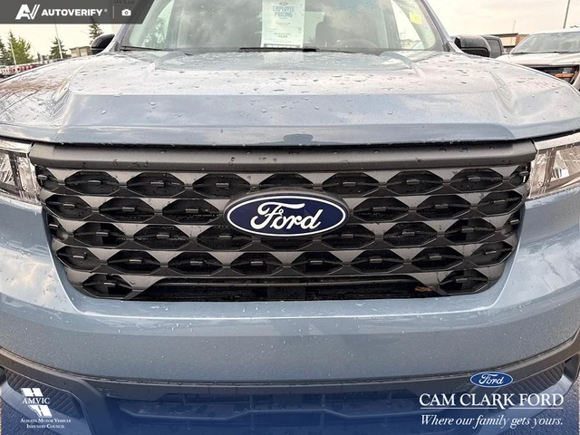 2026 Ford Maverick XLT, blau, 13 km, Import Kanada — Foto 9 z 20