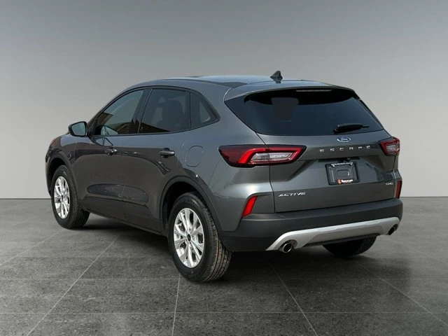 2025 Ford Escape Active, schwarz, 43.931 km, Import Kanada — Foto 3 z 15
