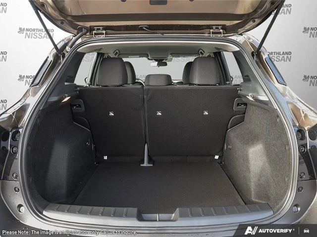 2026 Nissan Kicks, braun, 10 km, Import Kanada — Foto 7 z 20