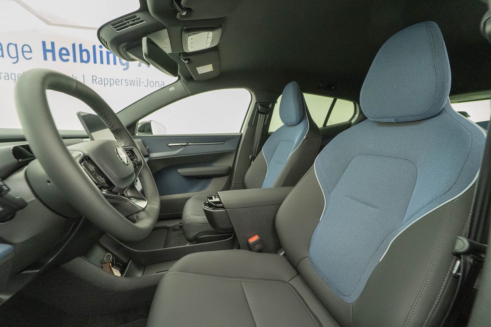 2026 Volvo EX30 E60 Plus, 1 km, Schweiz — Foto 8 z 17