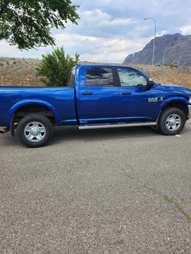 2015 Dodge Ram3500, blau, 117.000 km, Import Kanada — Foto 1
