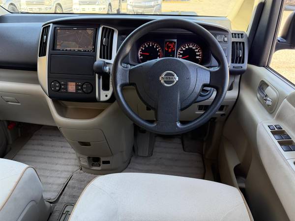 2008 Nissan, Import Kanada — Foto 10 z 12