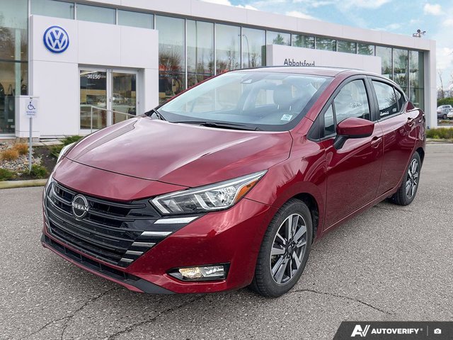 2024 Nissan Versa SV | Backup Camera | Screen Display, rot, 64.776 km, Import Kanada — Foto 1