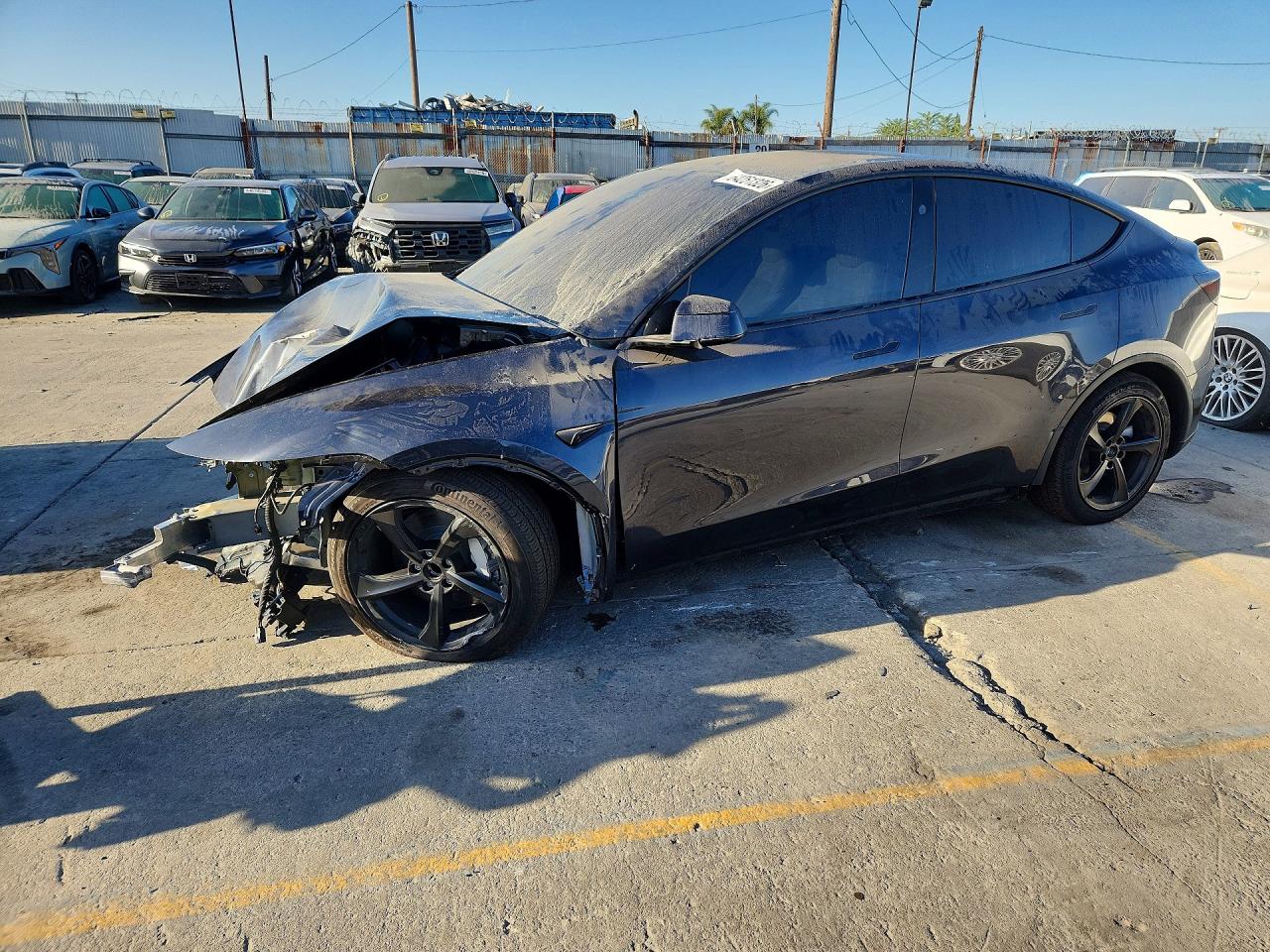 2026 Tesla MODEL Y, grau, 19.615 km, Import USA — Foto 1 2026 Tesla MODEL Y, grau, 19.615 km, Import USA — Foto 1