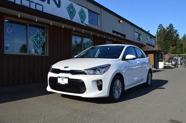2018 Kia Rio EX, weiß, 120.017 km, Import Kanada — Foto 1 z 5 2018 Kia Rio EX, weiß, 120.017 km, Import Kanada — Foto 1 z 5