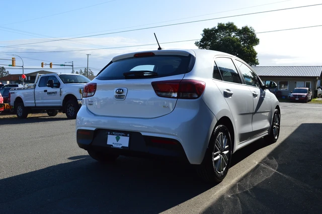 2018 Kia Rio EX, weiß, 120.017 km, Import Kanada — Foto 5 z 5