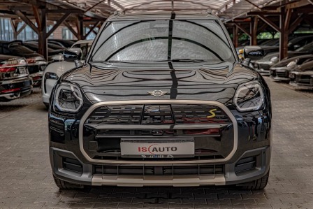 2025 MINI, 9.900 km, Bulharsko — Foto 1
