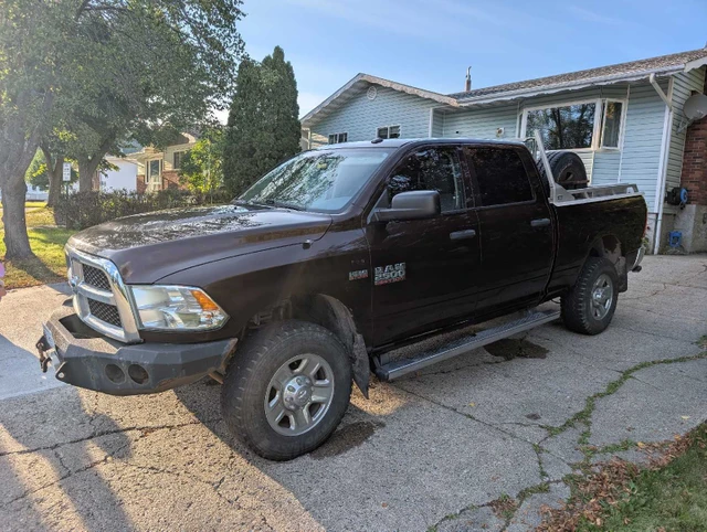 2015 Dodge Ram2500, 207.000 km, Import Kanada — Foto 1