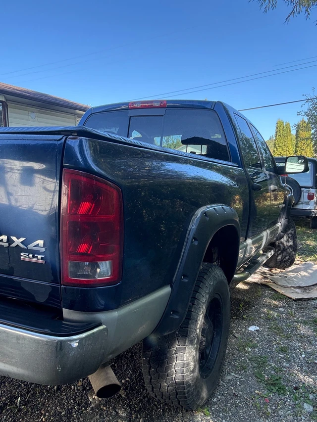 2004 Dodge Ram3500, 231.142 km, Import Kanada — Foto 4 z 5