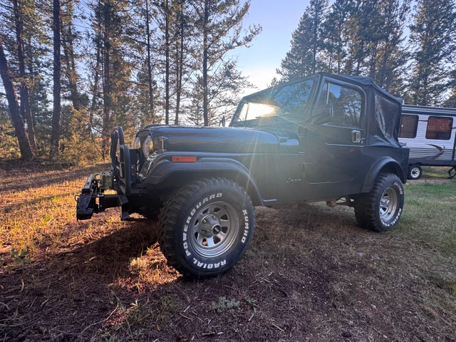 1986 Jeep Cj, schwarz, 104.000 km, Import Kanada — Foto 3 z 5