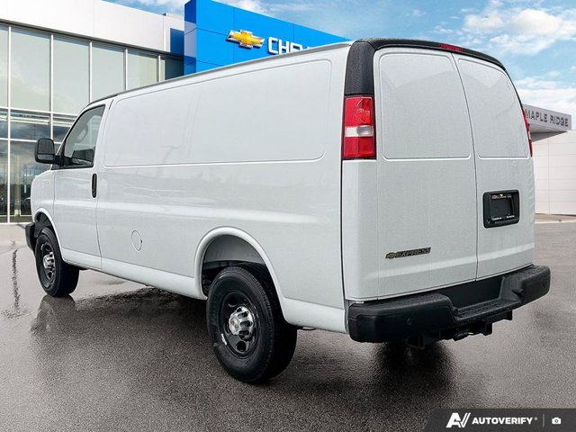 2026 Chevrolet Express Cargo Van, weiß, 4 km, Import Kanada — Foto 3 z 20