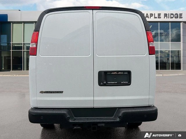 2026 Chevrolet Express Cargo Van, weiß, 4 km, Import Kanada — Foto 4 z 20