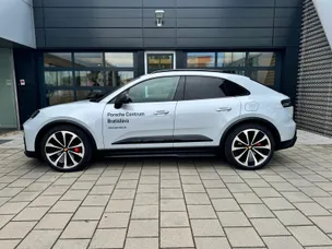 2026 Porsche Macan, 7.049 km, Slovensko — Foto 2 z 5