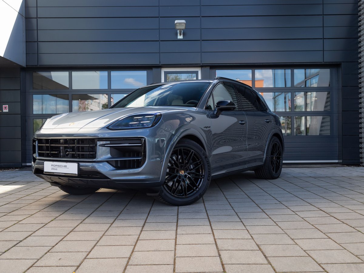2026 Porsche Cayenne, schwarz, 11.692 km, Slovensko — Foto 1