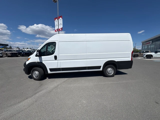 2025 RAM ProMaster Cargo Van SLT+, weiß, 12.974 km, Import Kanada — Foto 2 z 5