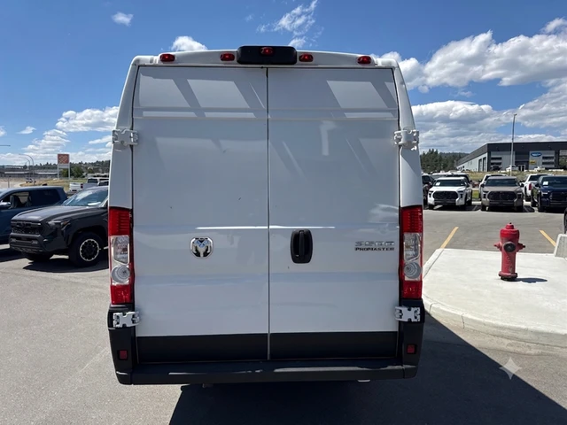 2025 RAM ProMaster Cargo Van SLT+, weiß, 12.974 km, Import Kanada — Foto 4 z 5