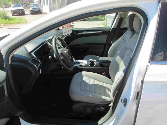 2016 Ford Fusion, weiß, 120.417 km, Import Kanada — Foto 8 z 12
